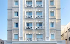 فندق وأجنحة لاندمارك ( فندق قمر سابقا)